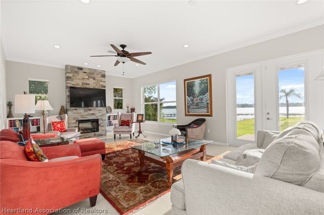 34 Meadowlake Circle S, Lake Placid, FL 33852