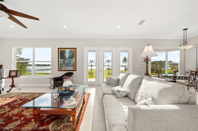 34 Meadowlake Circle S, Lake Placid, FL 33852