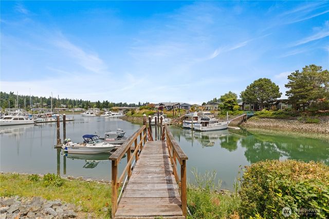 880 Shoshone Drive, La Conner, WA 98257