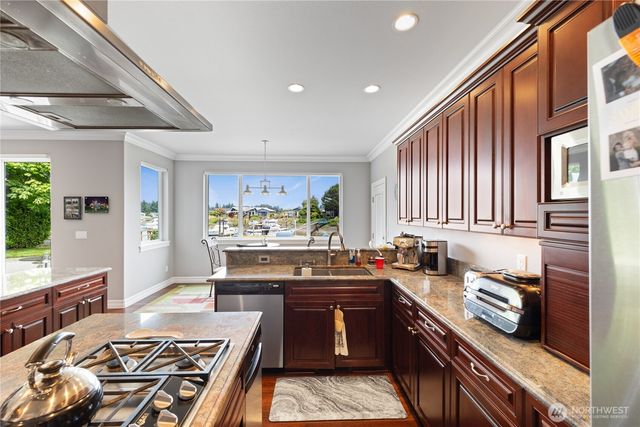 880 Shoshone Drive, La Conner, WA 98257