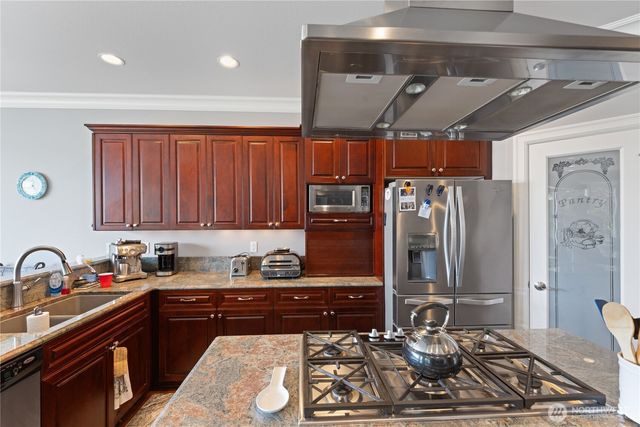 880 Shoshone Drive, La Conner, WA 98257