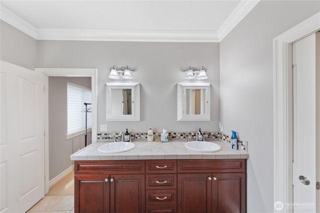 880 Shoshone Drive, La Conner, WA 98257