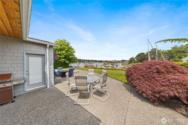 880 Shoshone Drive, La Conner, WA 98257