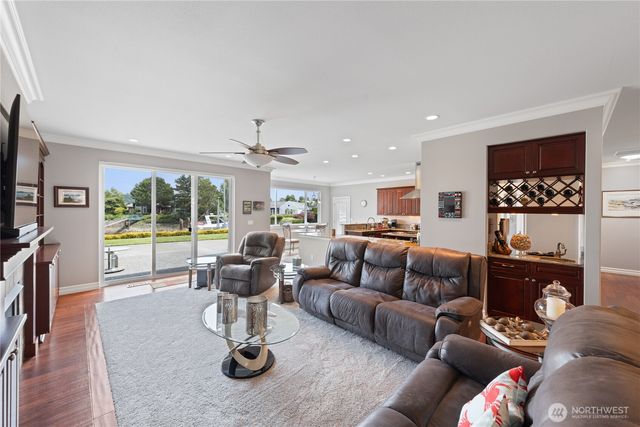 880 Shoshone Drive, La Conner, WA 98257