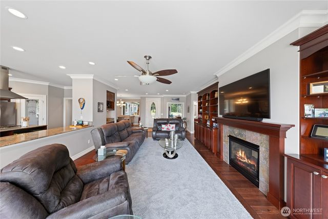 880 Shoshone Drive, La Conner, WA 98257