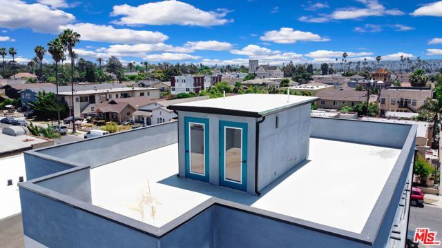 4547 Saturn Street, Los Angeles, CA 90019