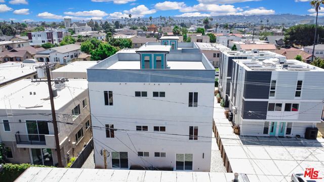 4547 Saturn Street, Los Angeles, CA 90019