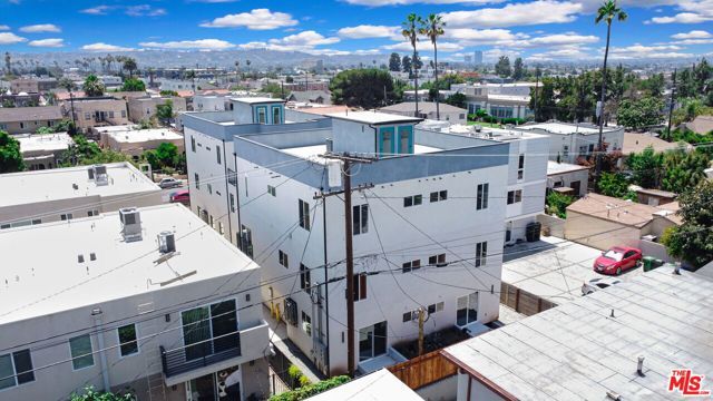4547 Saturn Street, Los Angeles, CA 90019