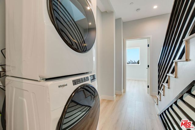 4547 Saturn Street, Los Angeles, CA 90019