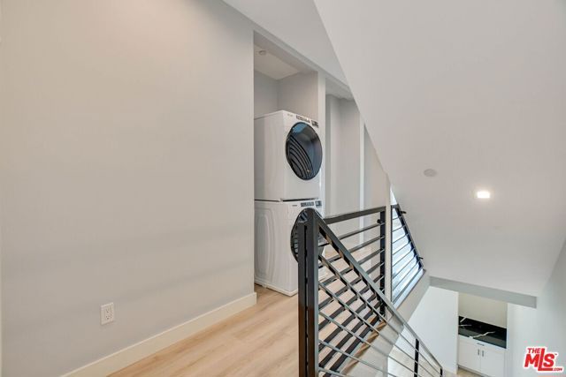 4547 Saturn Street, Los Angeles, CA 90019