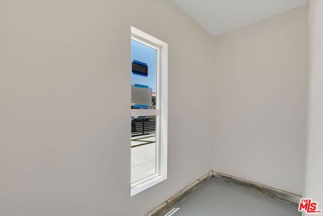 4547 Saturn Street, Los Angeles, CA 90019