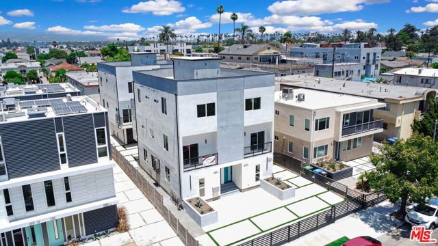 4547 Saturn Street, Los Angeles, CA 90019