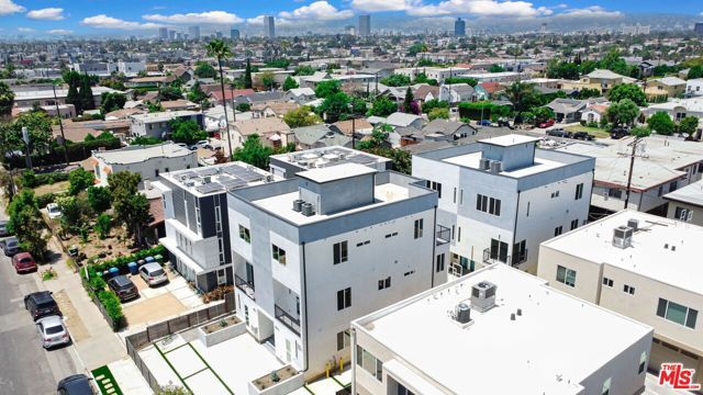 4547 Saturn Street, Los Angeles, CA 90019