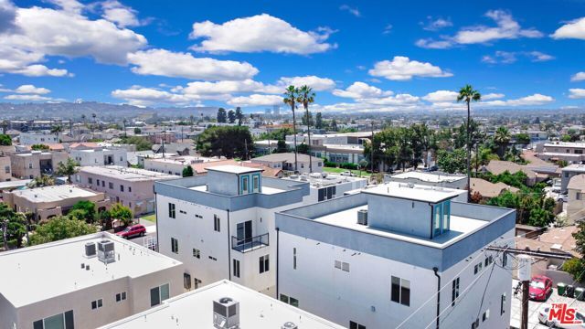 4547 Saturn Street, Los Angeles, CA 90019