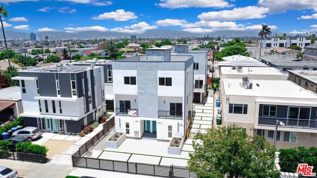 4547 Saturn Street, Los Angeles, CA 90019