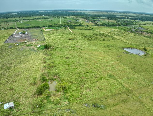 11933 County Road 2170, Barry, TX 75102