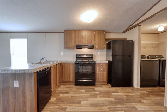 11933 County Road 2170, Barry, TX 75102