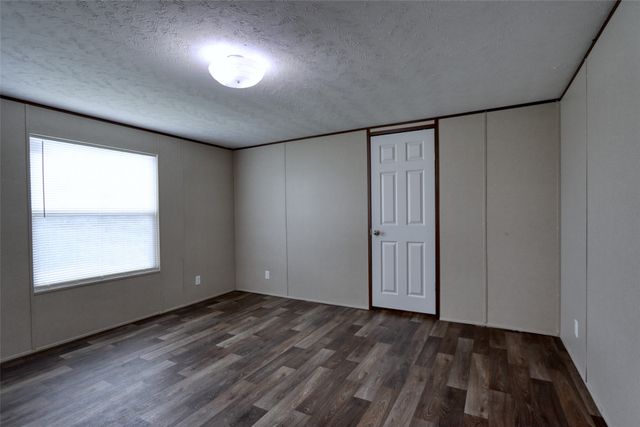 11933 County Road 2170, Barry, TX 75102