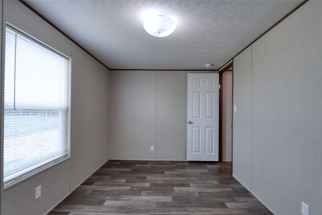 11933 County Road 2170, Barry, TX 75102