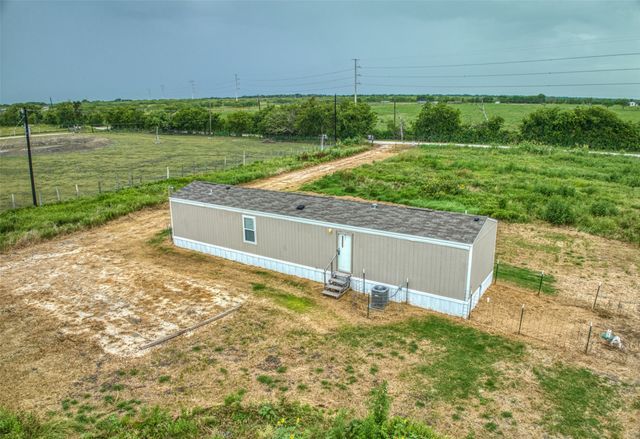 11933 County Road 2170, Barry, TX 75102