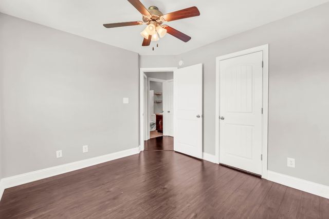 1933 Jackie Lorraine Dr, Clarksville, TN 37042