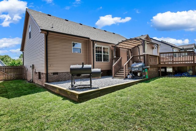 1933 Jackie Lorraine Dr, Clarksville, TN 37042