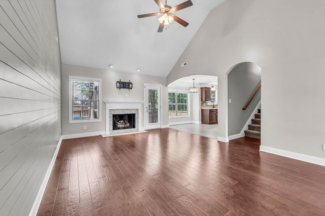 1933 Jackie Lorraine Dr, Clarksville, TN 37042