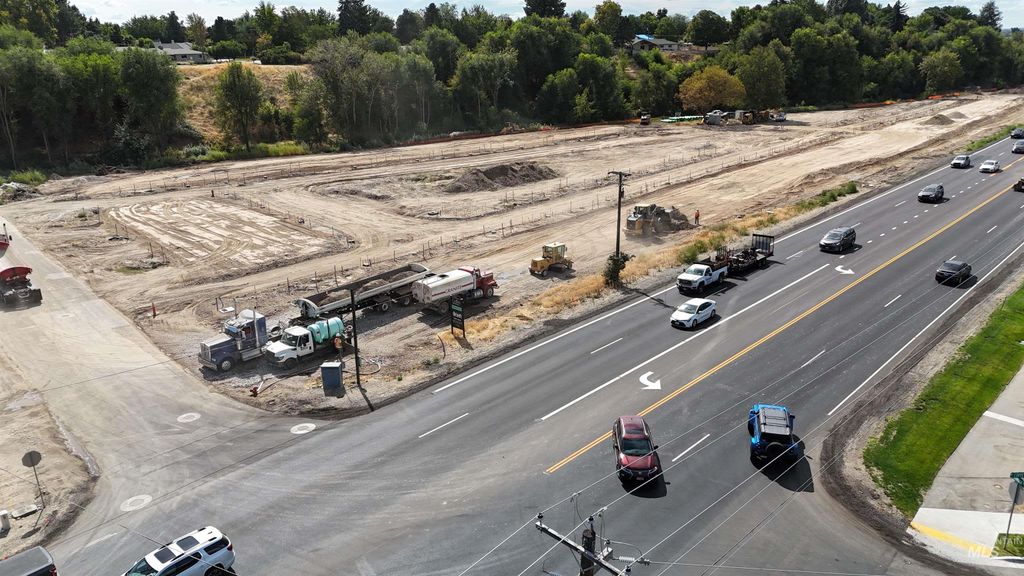 8323 W Mocha Ln, Garden City, ID 83714 photo 5