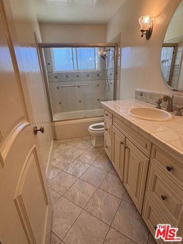 6667 Lederer Avenue, West Hills (los Angeles), CA 91307