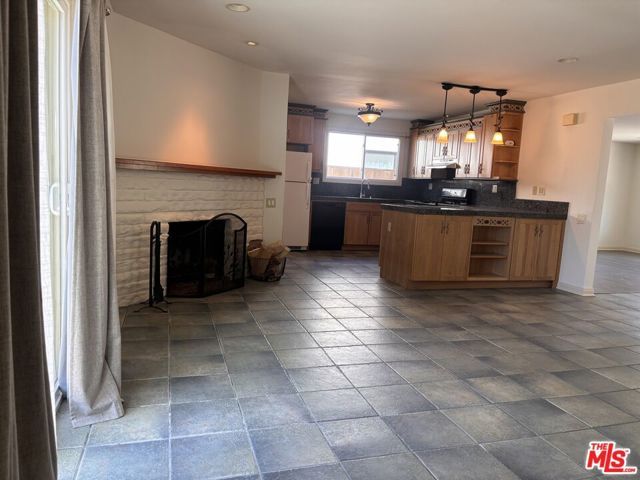 6667 Lederer Avenue, West Hills (los Angeles), CA 91307