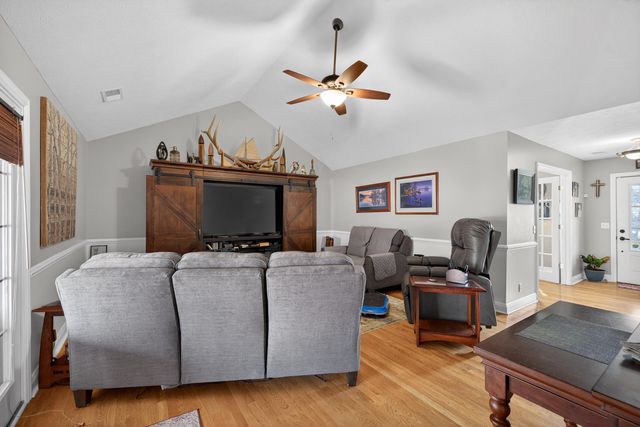 2012 Mooreland Drive, Lawrenceburg, KY 40342