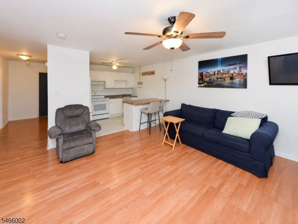 14 Pearl St, Paterson City, NJ 07501 — photo 3