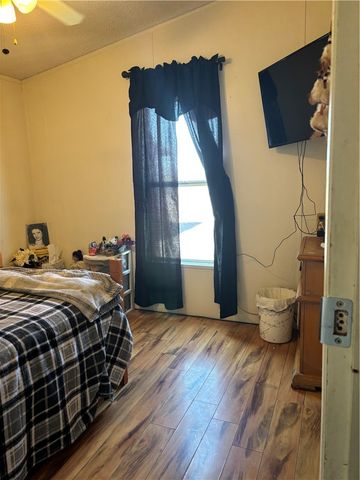 1097 S Concho Road, Golden Valley, AZ 86413