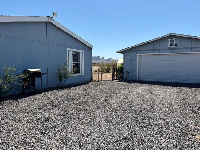 1097 S Concho Road, Golden Valley, AZ 86413