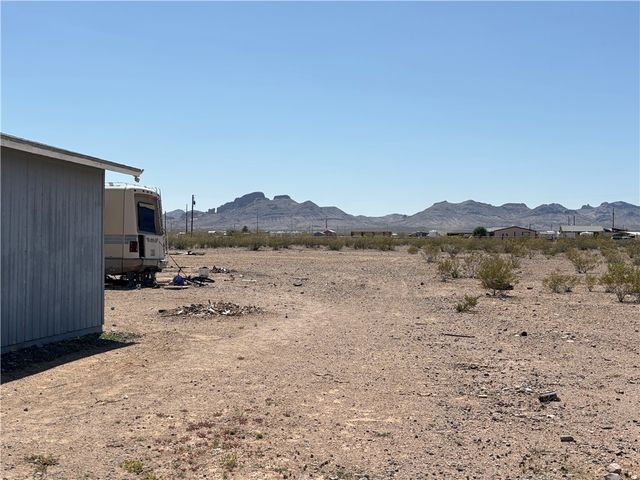 1097 S Concho Road, Golden Valley, AZ 86413