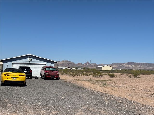1097 S Concho Road, Golden Valley, AZ 86413