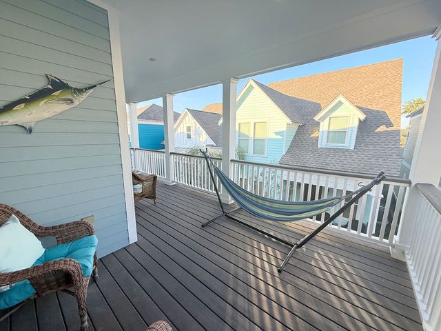 406 Sailhouse Way, Rockport, TX 78382