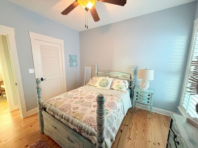 406 Sailhouse Way, Rockport, TX 78382