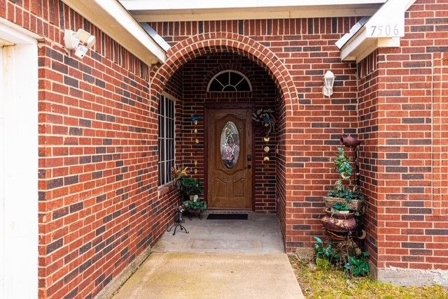 7506 Quail Springs Drive, Arlington, TX 76002