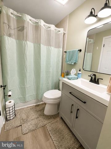 703 BENT LN, Newark, DE 19711