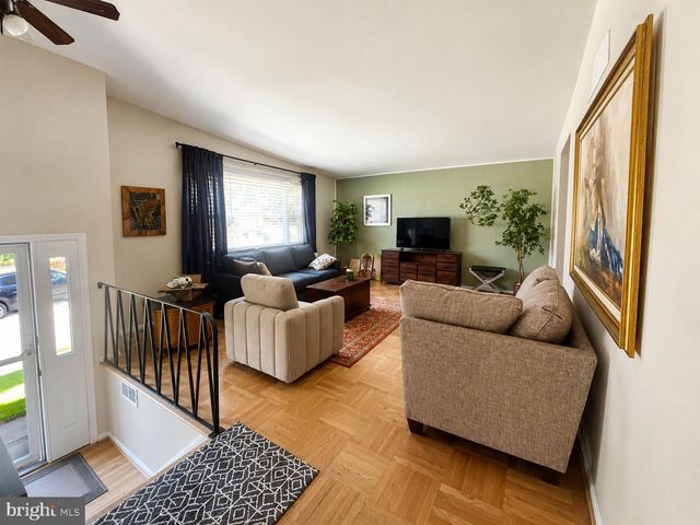 703 BENT LN, Newark, DE 19711