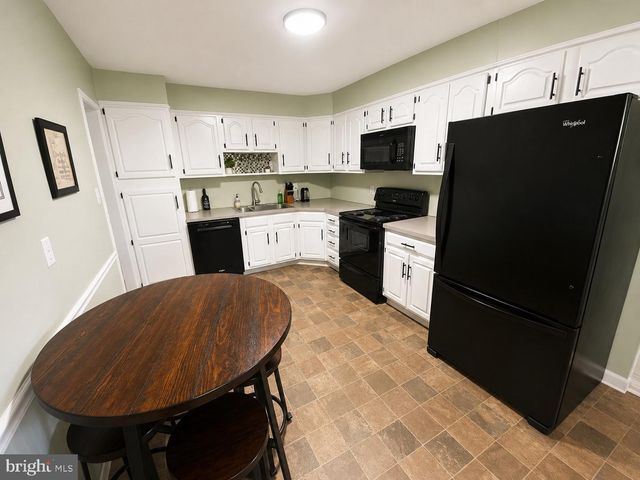 703 BENT LN, Newark, DE 19711