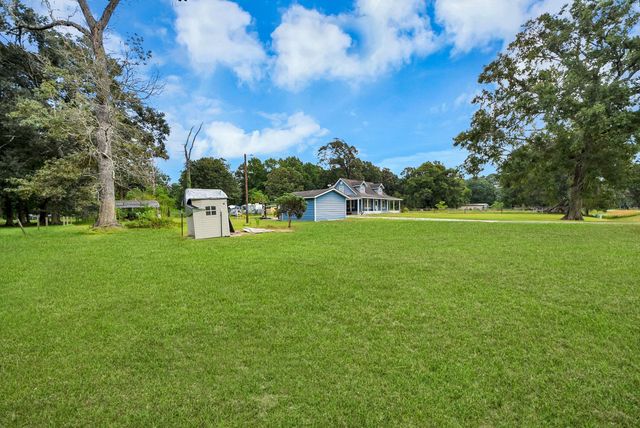 1054 County Road 650, Dayton, TX 77535