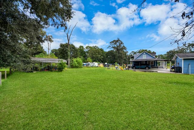 1054 County Road 650, Dayton, TX 77535