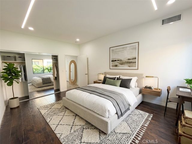 6815 Remmet 109, Canoga Park, CA 91303