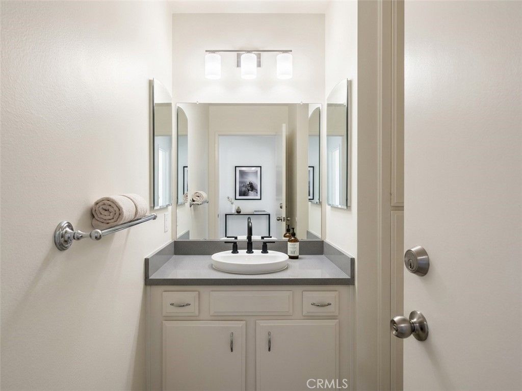 6815 Remmet 109, Canoga Park, CA 91303 — photo 5