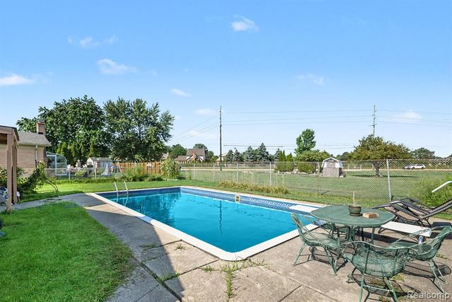 15299 Brandy Lane, Macomb, MI 48044