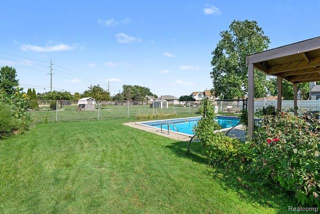 15299 Brandy Lane, Macomb, MI 48044