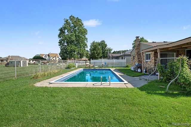 15299 Brandy Lane, Macomb, MI 48044