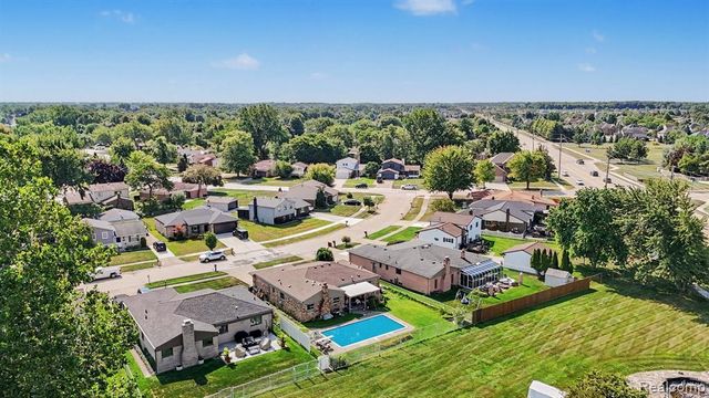 15299 Brandy Lane, Macomb, MI 48044